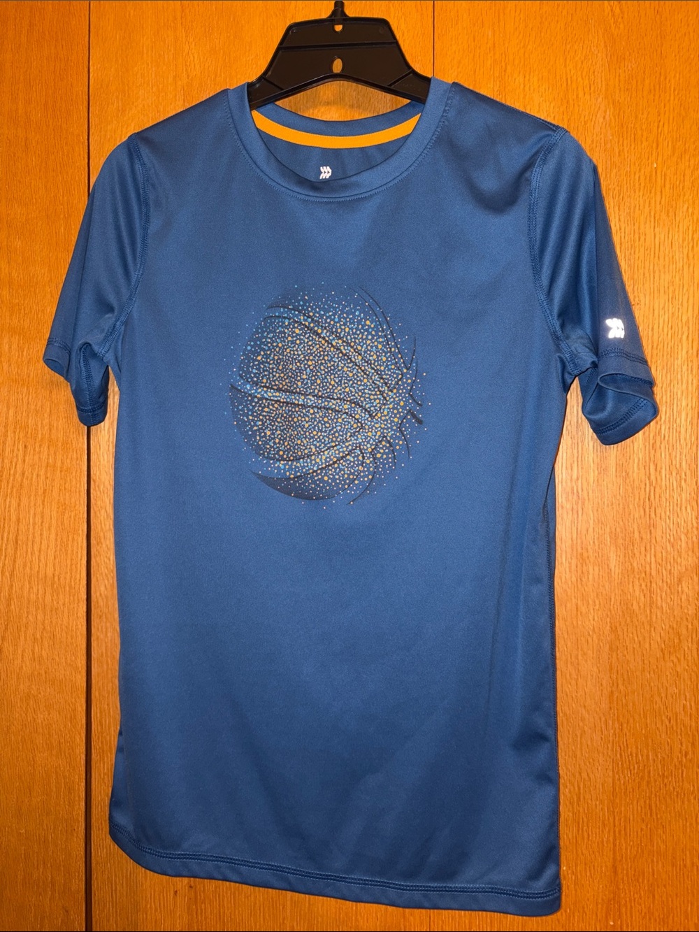 All in Motion Boy’s Short Sleeve Graphic Basketball Tee dot pattern size L 12-14